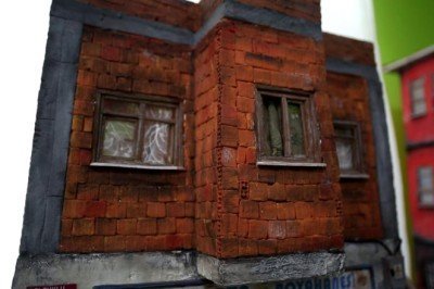 Eski binaları diorama sanatıyla günümüze taşıyor
