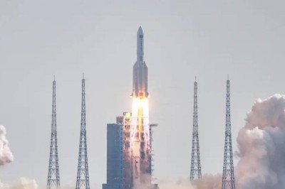 Çin'den fırlatılan 23 tonluk roket gövdesi Dünya'ya düşecek