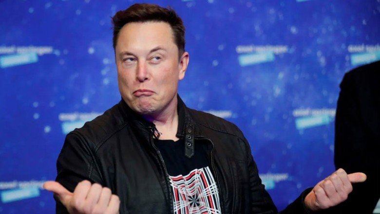 Elon Musk, Twitter'da mavi tikli hesaplar için ödeme planına isyan edenleri ti'ye aldı