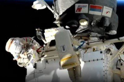 Rus kozmonotlar uzay yürüyüşüne çıktı