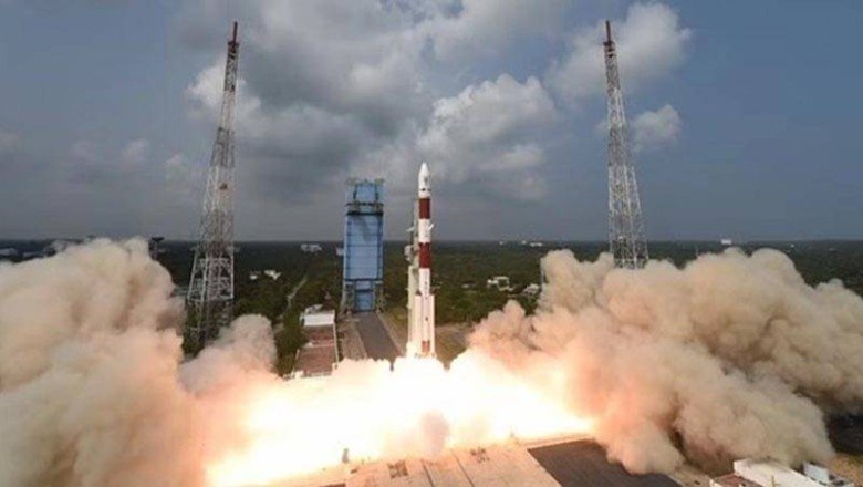 Hindistan'ın Butan ile geliştirdiği uydu uzaya fırlatıldı