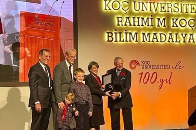 Rahmi Koç Bilim Madalyası, 'temiz enerji' konusunda dünyayı etkileyen çalışmalar yapan Prof. Dr. Bilge Yıldız'a verildi