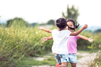Çocukların Arkadaş Edinme ve Sosyal Becerilerinin Nasıl Geliştirileceği Hakkında Öneriler