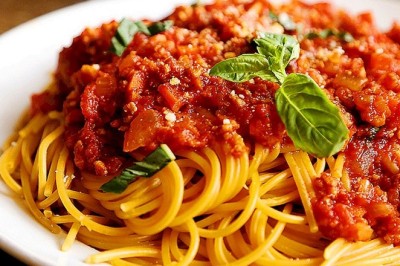 Gigi Hadid'in Votkalı Makarna Tarifi