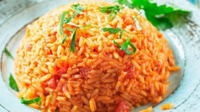 Domatesli Pirinç Pilavı Nasıl Yapılır