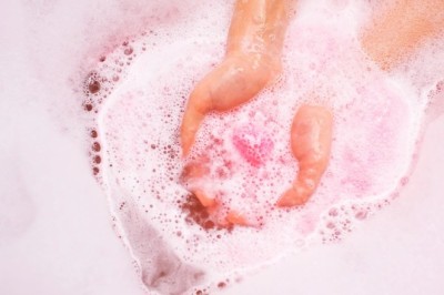Tuzlu Su Banyosunun Faydaları Nelerdir? Dişil Enerjiye Etkisi Nedir?