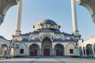 2025 Dini Takvim: Üç Aylar, Bayramlar ve Kandil Geceleri Tarihleri