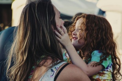 Anne olmanın psikolojik etkileri ve doğum sonrası depresyon.