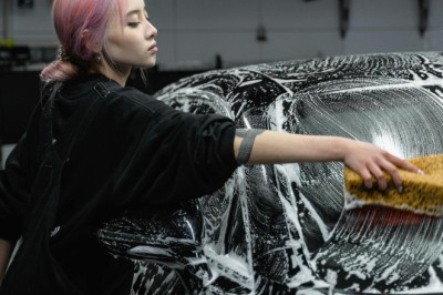 Kazasız Belasız Araba Yıkama Rehberi: Hortumu Tutmak Bir Sanat mıdır?