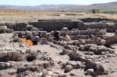 Kayalıpınar'da 56 çivi yazılı tablet ve 22 mühür baskısı bulundu