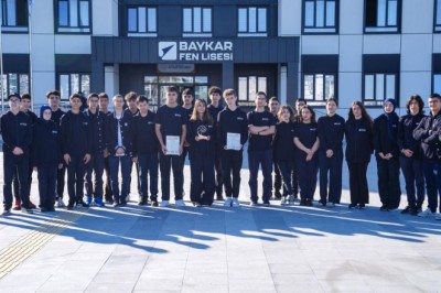 Lise öğrencilerinden uluslararası yarışmalarda çifte başarı