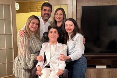 Serebral palsili üçüzlerin engel tanımayan azmi