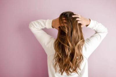 Sabırdan Fazlası Gerek: Saç Uzamasını Gerçekten Hızlandıran Bilimsel Yöntemler