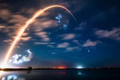 Starlink uydusu patladı. Hızla Dünya'ya doğru düşüyor