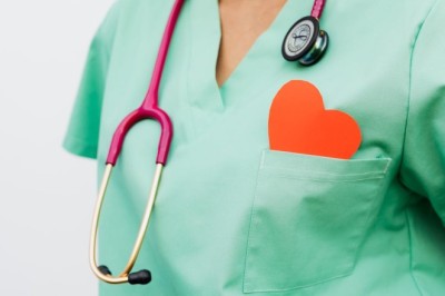 Vücudunuz Uyarıyor Olabilir! Kalpte Alarm Veren 9 Önemli Belirti