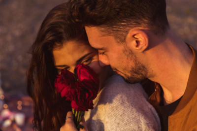 Seni Kaybetmekten Korkan Erkek Nasıl Davranır?